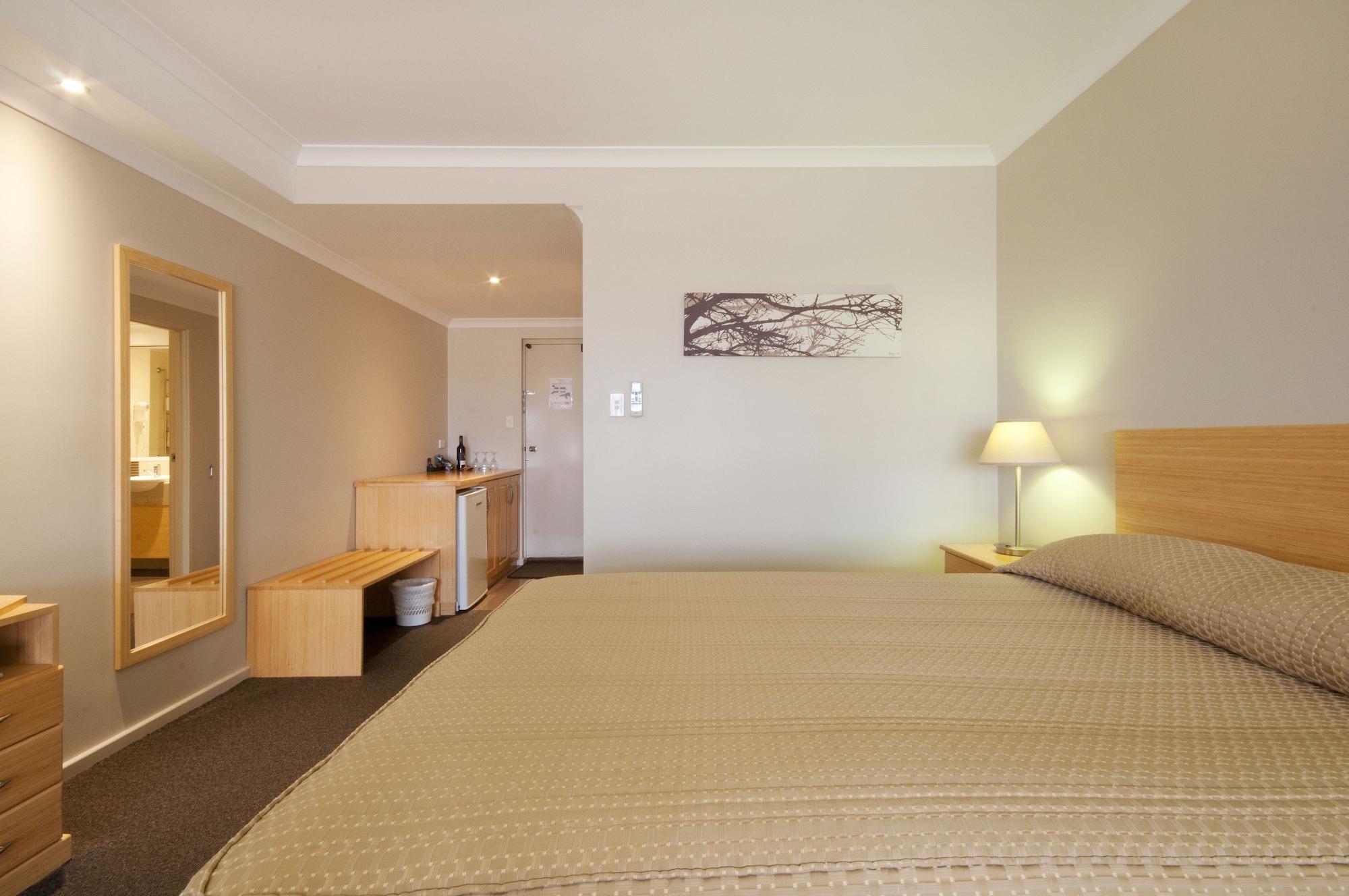 Dog Rock 4* Albany